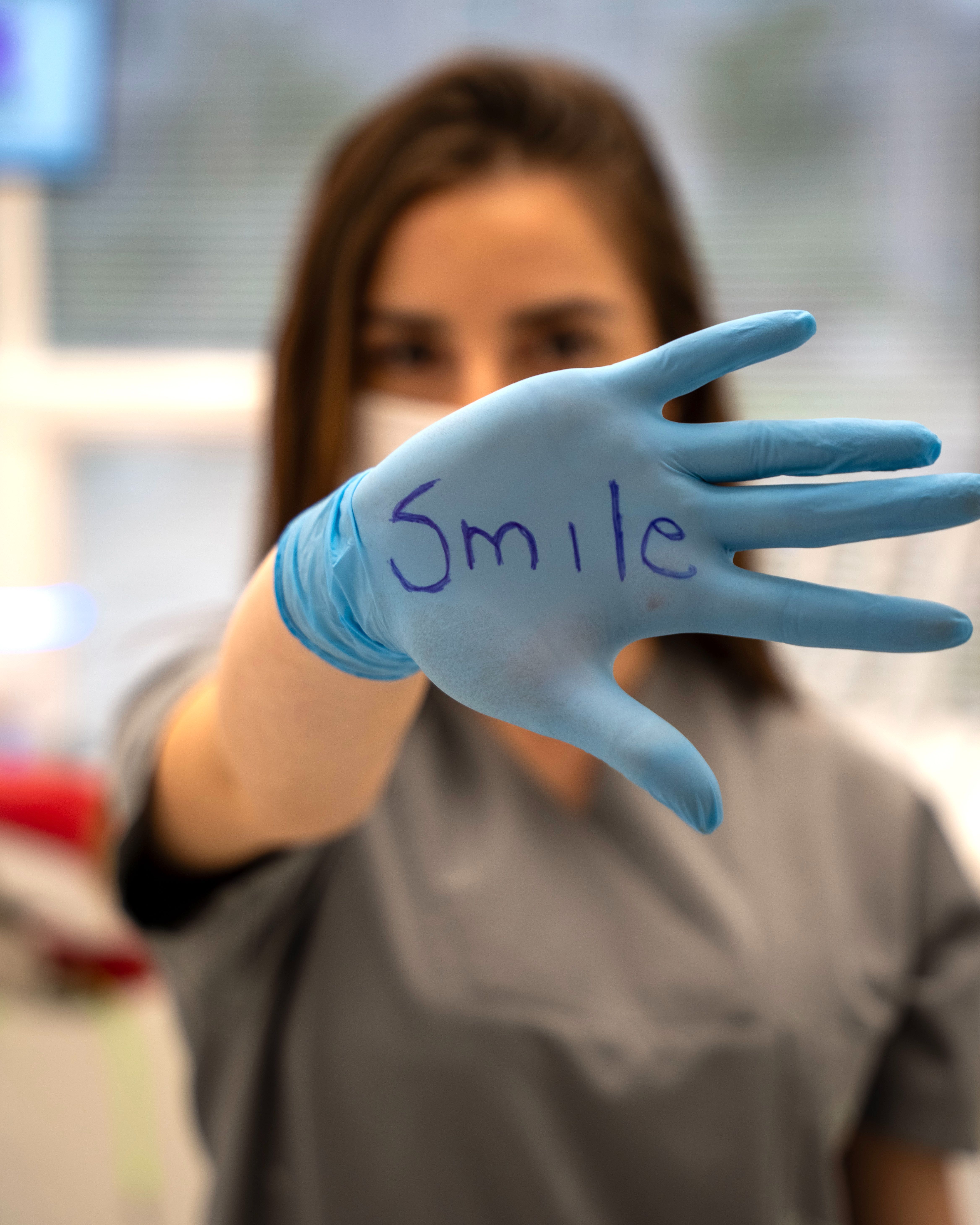 Hollywood Smile in Albania: Smile Makeover con Faccette, Costi e Risultati